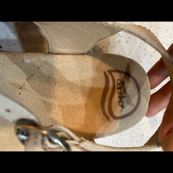 Dansko Size 39 EU 8.5-9  US Leather Strap Open Toe Beige Sandals - Picture 7 of 15